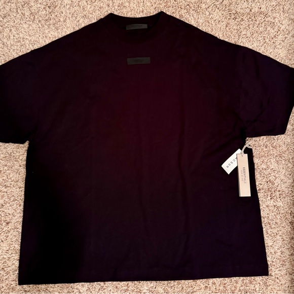 Essentials Fear of God Men’s Medium Black T-shirt. New with tags. Runs big! - Picture 1 of 5